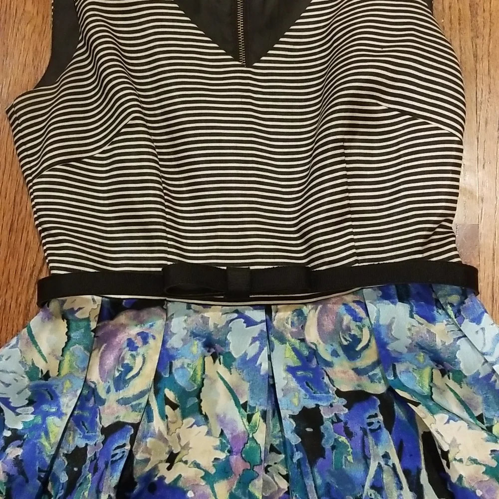 French Feelings Dress - Picture 3 of 7